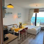 8 Steps To The Apartman *