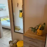 Apartman 8 Steps To The Pomorie