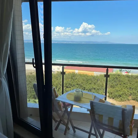 Apartman 8 Steps To The